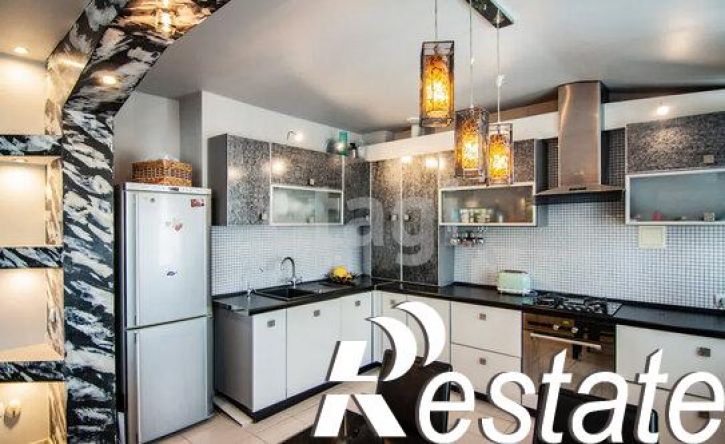 3-комн квартира улица Стопани, 32,  д. 32
