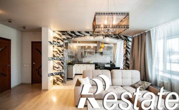 3-комн квартира улица Стопани, 32,  д. 32