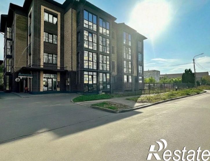 3-комн квартира 8 Марта ул, 55