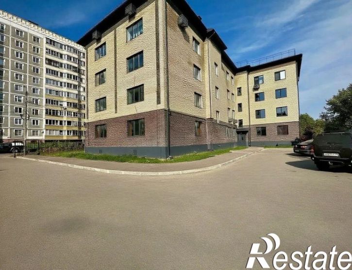 3-комн квартира 8 Марта ул, 55