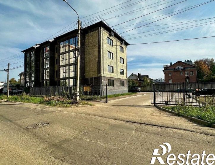 3-комн квартира 8 Марта ул, 55