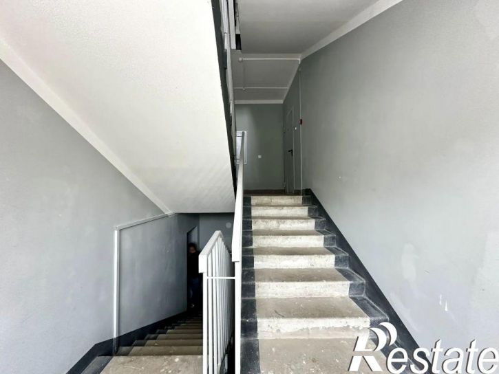 3-комн квартира 8 Марта ул, 55