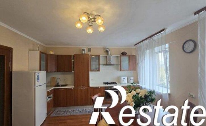 3-комн квартира улица Свердлова, 118,  д. 118