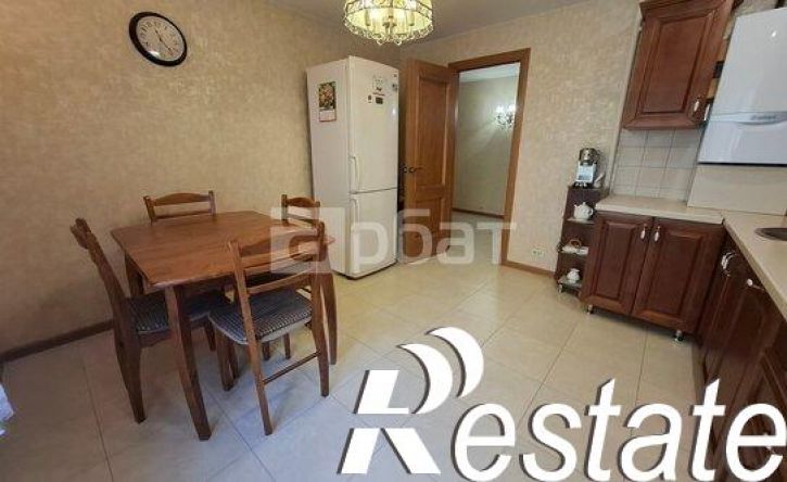 4-комн квартира улица Гагарина, 2А,  д. 2А